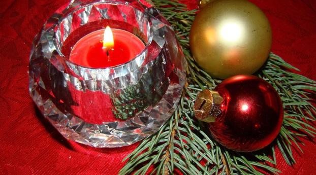 candle, christmas decorations, balloons Wallpaper 640x960 Resolution