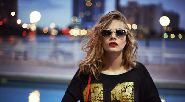 Cara Delevingne In Sunglasses Wallpaper 1080x2280 Resolution