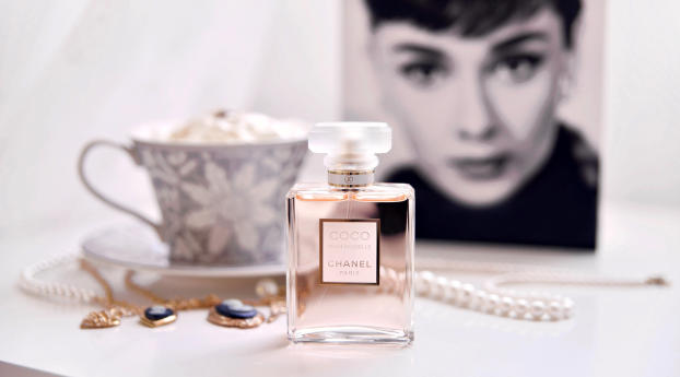 chanel coco, mademoiselle, perfume Wallpaper 1440x3100 Resolution