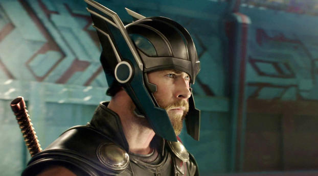 Chris Hemsworth Thor Ragnarok Wallpaper