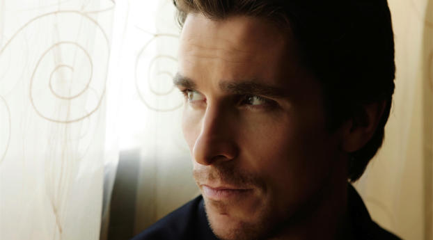 Christian Bale Close Up Pics Wallpaper 1125x2436 Resolution