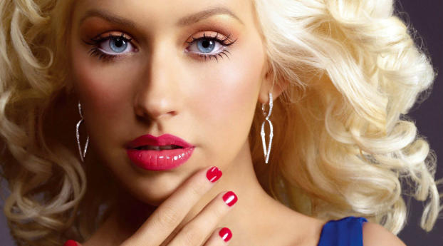 Christina Aguilera close up wallpaper Wallpaper 640x1136 Resolution