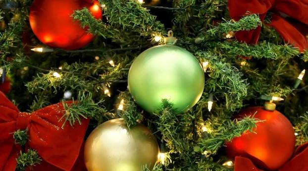 christmas decorations, balloons, christmas tree Wallpaper