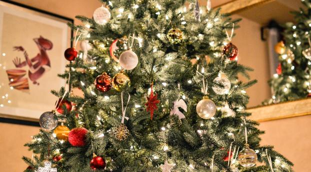 christmas tree, ornaments, garlands Wallpaper