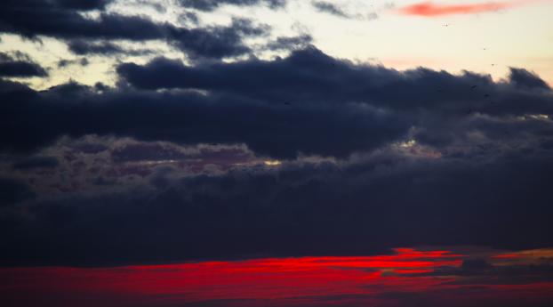 Cloudy Overcast Sunset Wallpaper 1336x768 Resolution