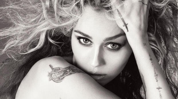Cool Miley Cyrus British 2023 Wallpaper 640x1136 Resolution