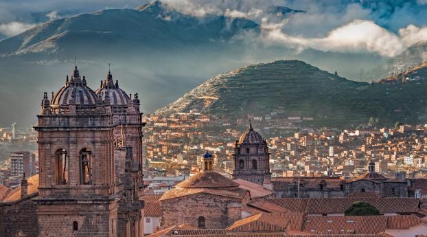 Cusco Cathedral on the Plaza de Armas Wallpaper 1080x2280 Resolution