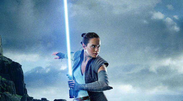 Daisy Ridley Lightsaber Star Wars 8 Wallpaper 720x1600 Resolution