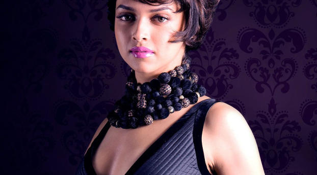 Deepika Padukone In Short Hair Wallpapers Wallpaper 1080x2310 Resolution