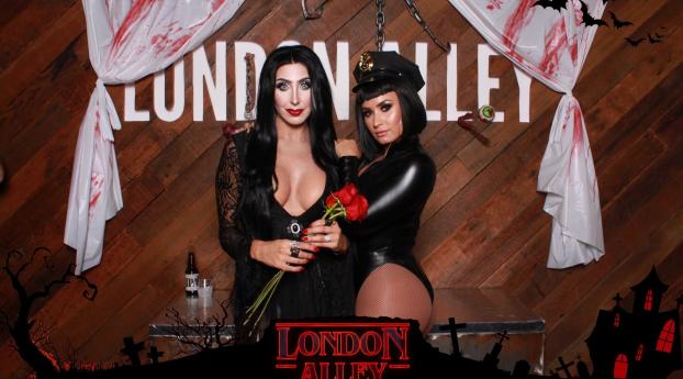 Demi Lovato at the London Alley Halloween Bash 2017 Wallpaper 1024x500 Resolution
