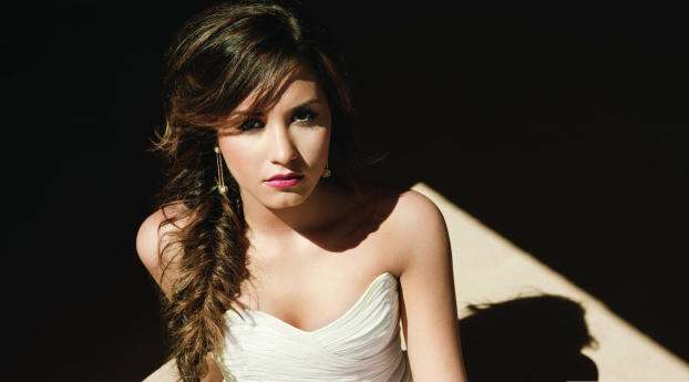 Demi Lovato gorgeous wallpapers Wallpaper 1024x576 Resolution