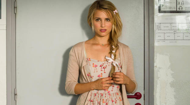 Dianna Agron Hd Images Wallpaper 2560x1080 Resolution