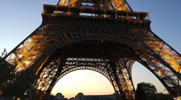 eiffel tower, paris, evening Wallpaper 1400x1050 Resolution