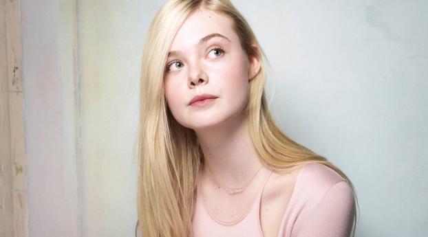 Elle Fanning Hairstyle Wallpaper 600x600 Resolution