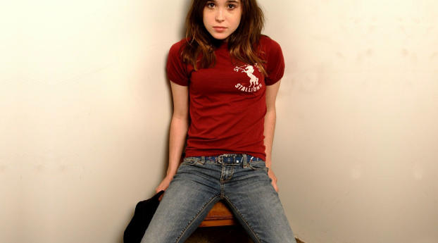 Ellen Page Hd Pic Wallpaper 1360x768 Resolution