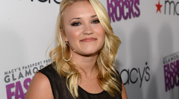 emily osment, smile, actress Wallpaper 2400x1080 Resolution