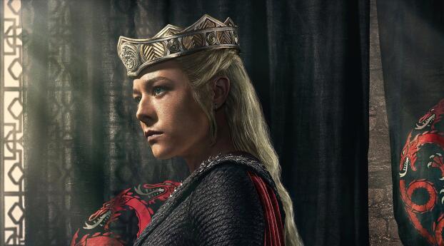 Emma D'Arcy as Queen Rhaenyra Targaryen HOTDS2 Wallpaper 3840x1600 Resolution