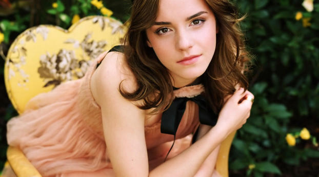 Emma Watson cute pics Wallpaper 480x484 Resolution