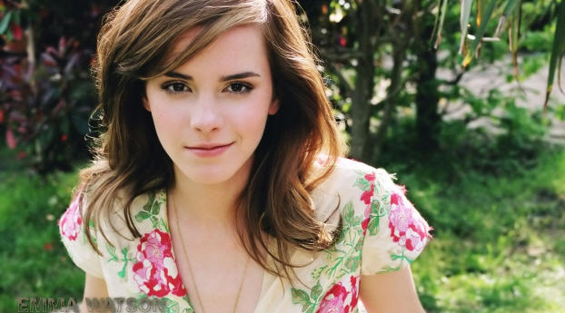 Emma Watson Flower Top Wallpaper 1400x600 Resolution