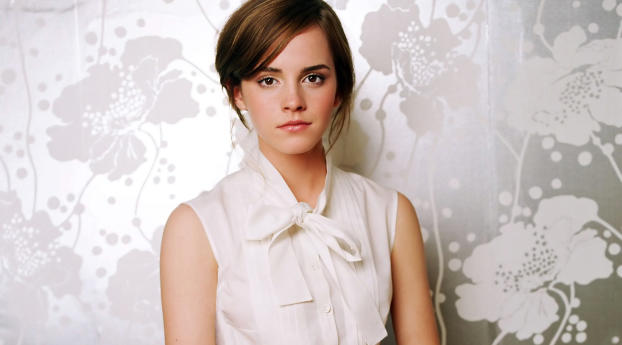 Emma Watson In White Dress  Wallpaper 720x1520 Resolution
