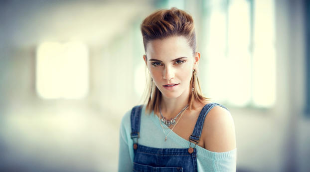 Emma Watson Looking at Viewer Wallpaper 320x480 Resolution