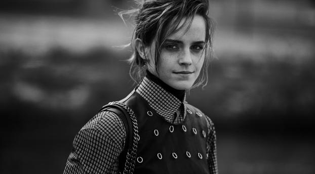 Emma Watson Monochrome Portrait Wallpaper 1080x1080 Resolution