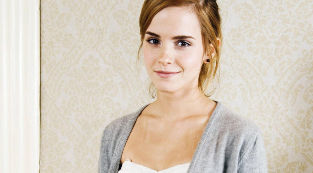 Emma Watson Sexy Wallpaper Wallpaper 320x240 Resolution