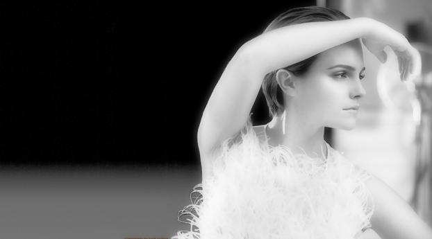 Emma Watson White Dress Pic Wallpaper 2560x1440 Resolution
