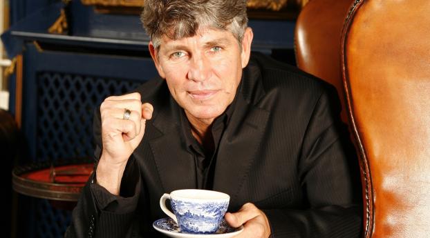 eric roberts, white-haired,  cup Wallpaper 1360x768 Resolution