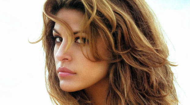 Eva Mendes Sexy Images Wallpaper 1366x768 Resolution