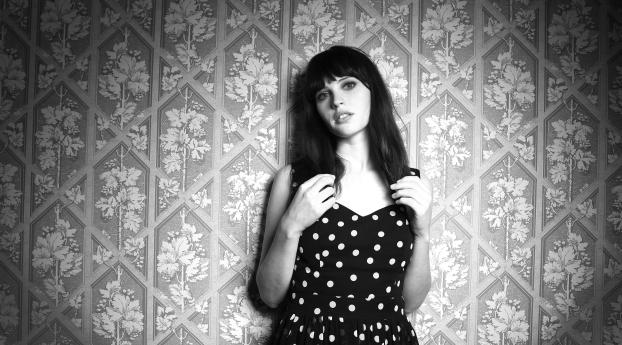 felicity jones, actress, dress Wallpaper 1920x1080 Resolution