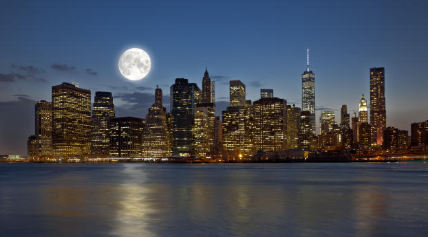 Full Moon over Manhattan Wallpaper 320x320 Resolution