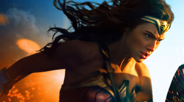 Gal Gadot In Wonder Woman 2017 Wallpaper 720x1600 Resolution