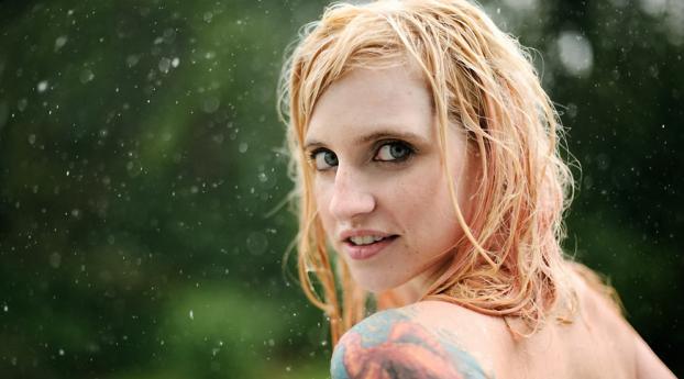 girl, green-eyed, tattoo Wallpaper 2560x1024 Resolution