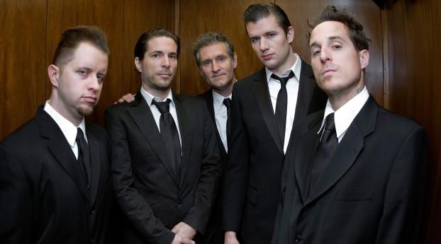 h2o, band, suits Wallpaper 320x480 Resolution