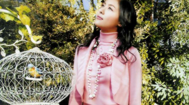 Ha Ji Won Suit Images Wallpaper 640x960 Resolution