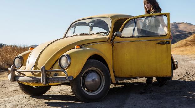 Hailee Steinfeld In Bumblebee 2018 Movie Wallpaper 1080x2244 Resolution
