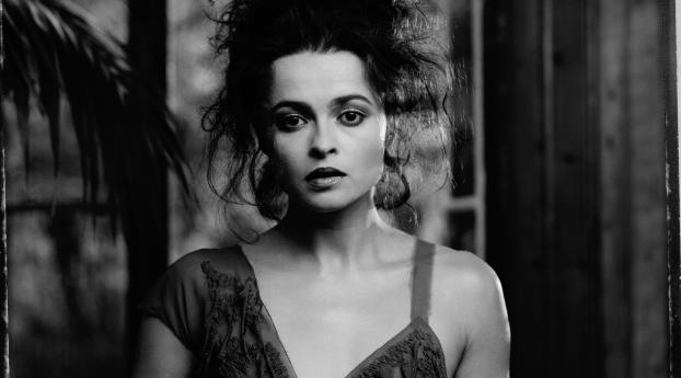 Helena Bonham Carter Nighty Images Wallpaper 1360x768 Resolution