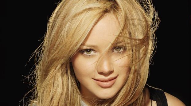 Hilary Duff Cute Smile Pic Wallpaper 2000x3000 Resolution