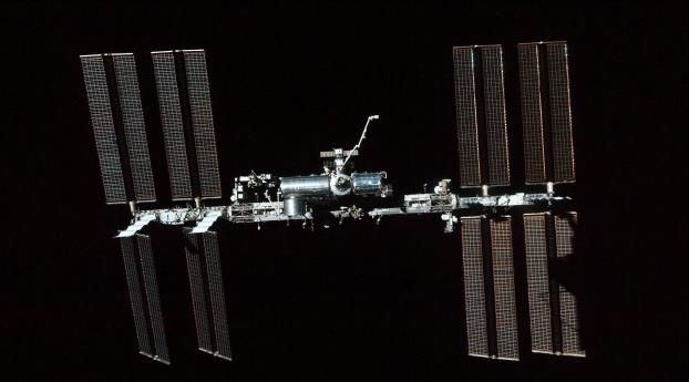 iss, space, solar cells Wallpaper 1360x768 Resolution