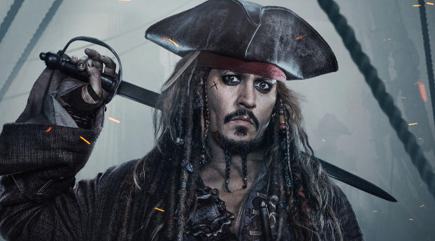 Jack Sparrow In Pirates Of The Caribbean Dead Men Tell No Tales Wallpaper 320x240 Resolution