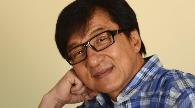 jackie chan, actor, smile Wallpaper 320x568 Resolution