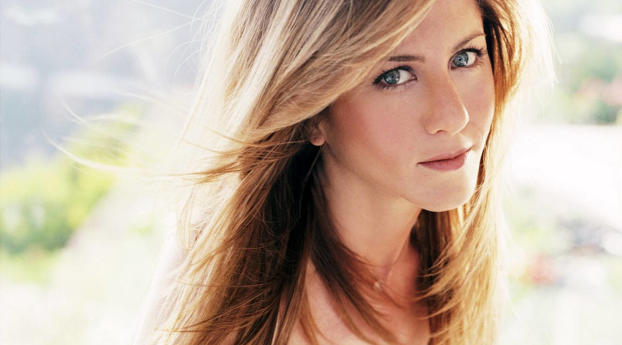 Jennifer Aniston Eye Images Wallpaper 1024x600 Resolution