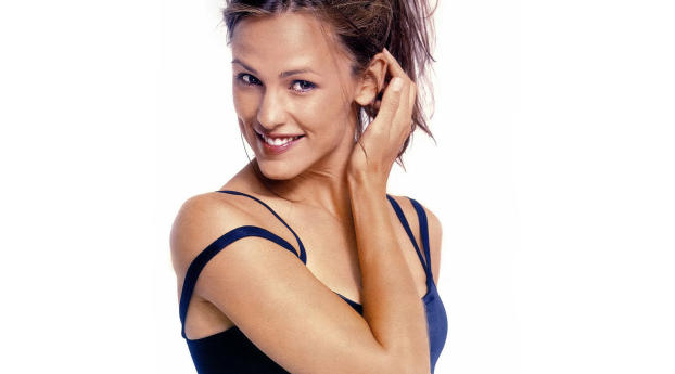 Jennifer Garner Hot Look Wallpaper 1366x768 Resolution