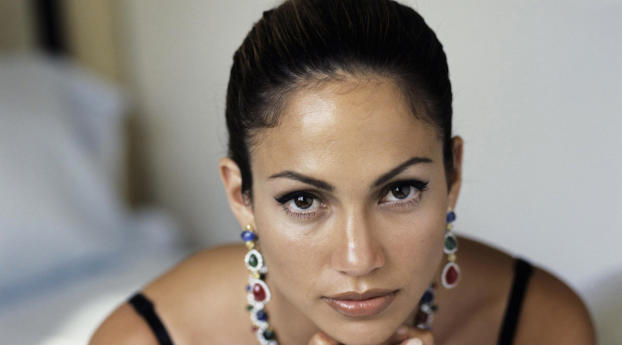 Jennifer Lopez Pretty Face wallpapers Wallpaper 2048x2732 Resolution