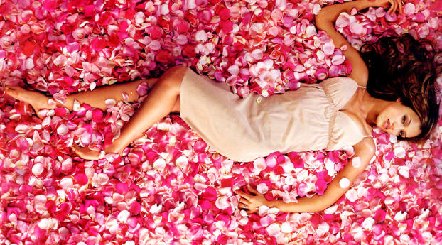 Jessica Alba Laying on Roses wallpaper Wallpaper 540x960 Resolution