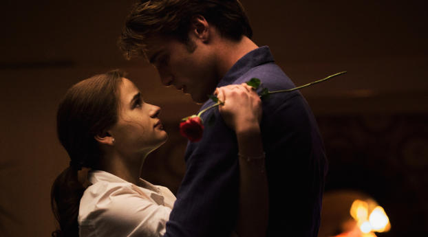 Joey King & Jacob Elordi in The Kissing Booth 3 Wallpaper 1080x2520 Resolution