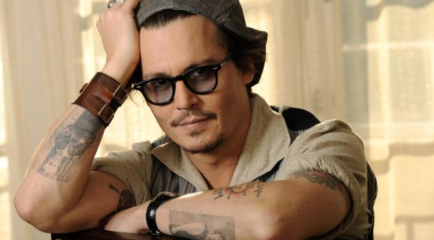 Johnny Depp New Images Wallpaper 240x400 Resolution