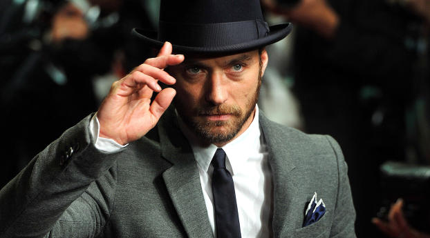 Jude Law Cap Images Wallpaper 240x320 Resolution