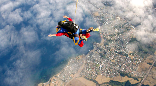 jumpers, flying, sky Wallpaper 640x960 Resolution
